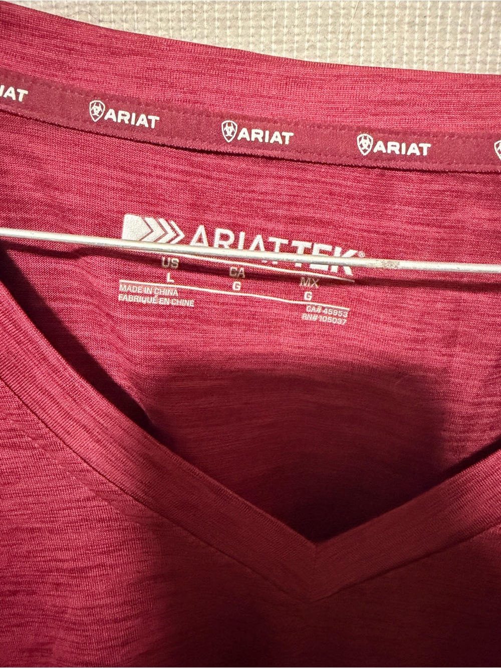 Ariat Tek V-Neck Performance Tee in Raspberry - Picture 2 of 3